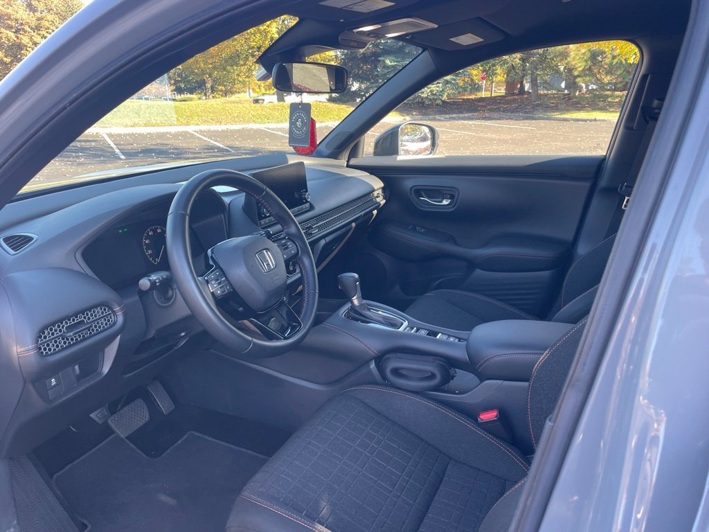Used 2025 Honda HR-V Sport image 11