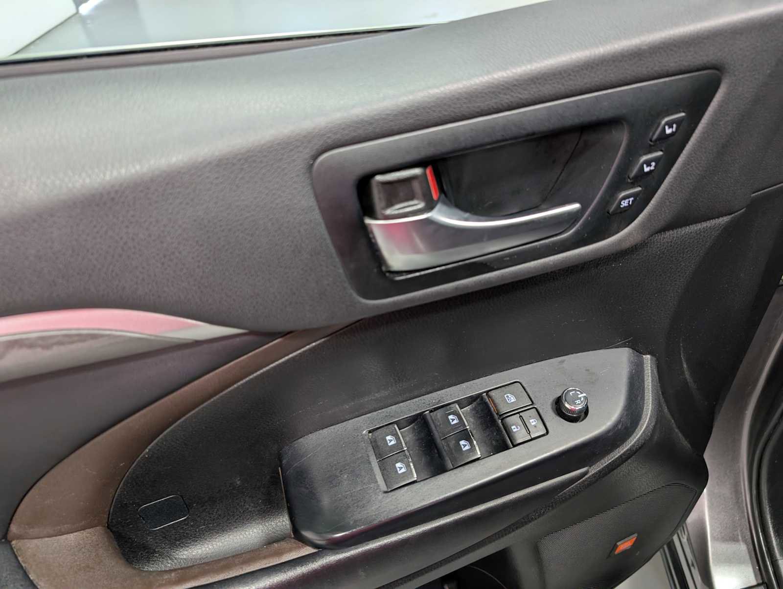 Used 2019 Toyota Highlander Limited image 40