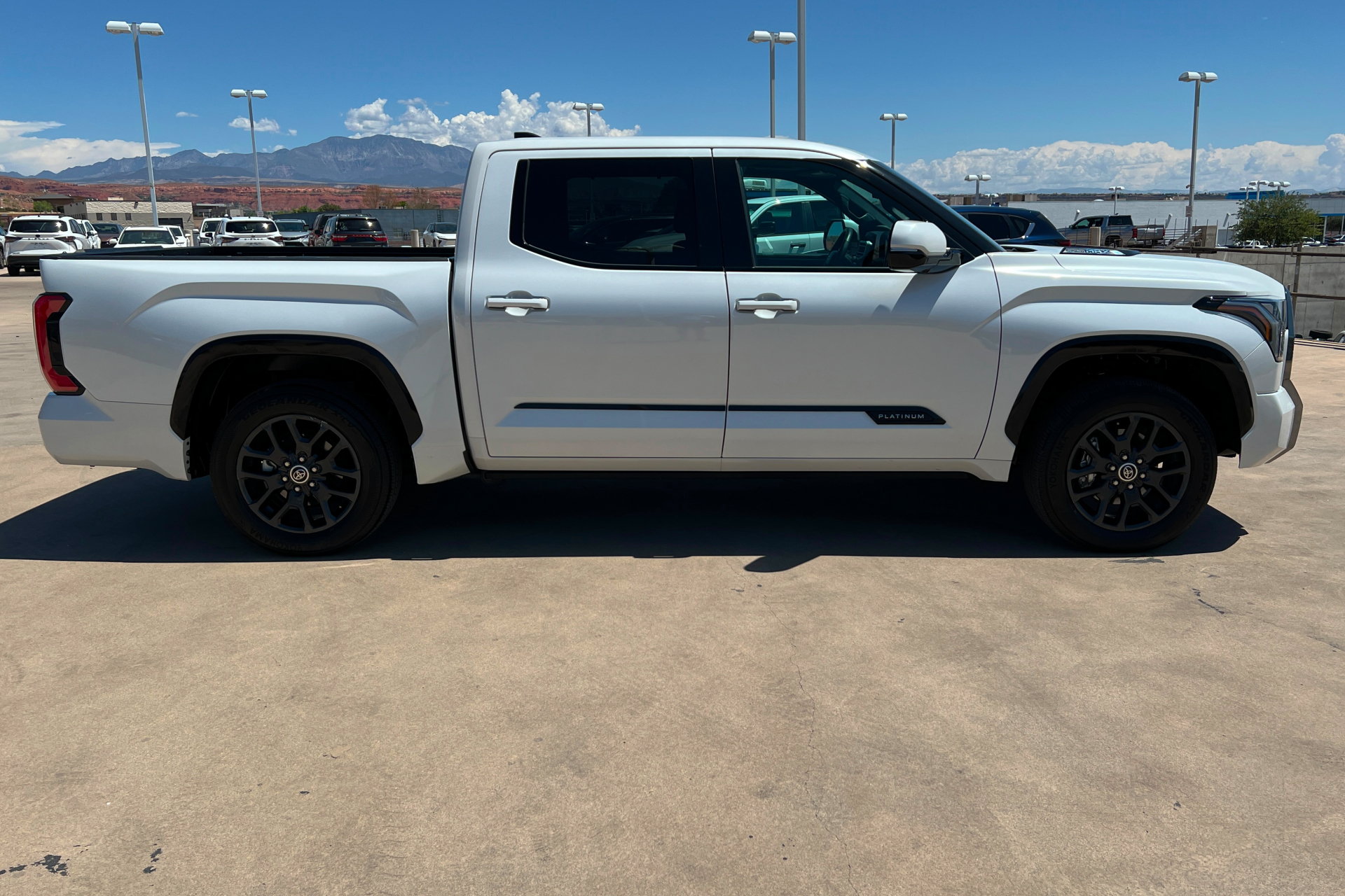 Used 2022 Toyota Tundra Platinum w/ Advanced Package AWD/4WD image 7