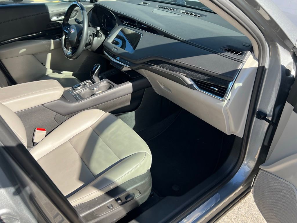 Used 2023 Cadillac XT4 Premium Luxury image 23