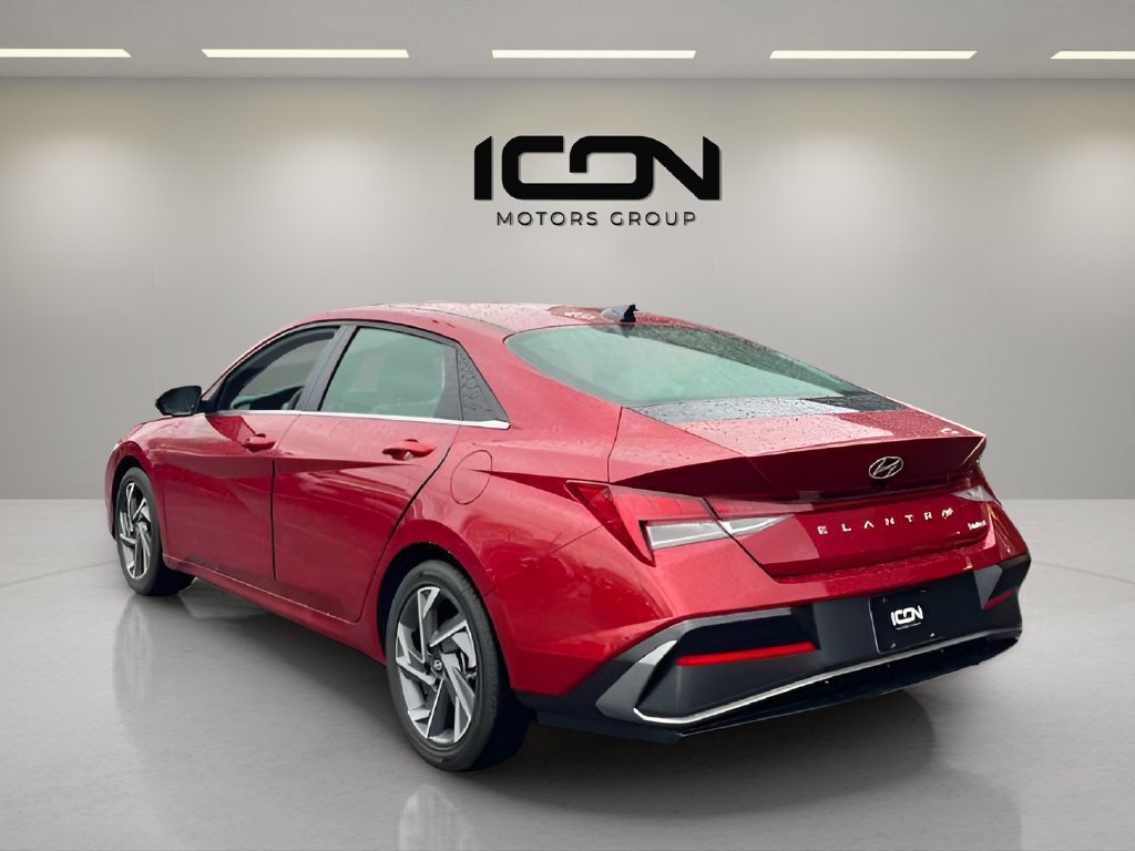 Used 2025 Hyundai Elantra Limited FWD image 3