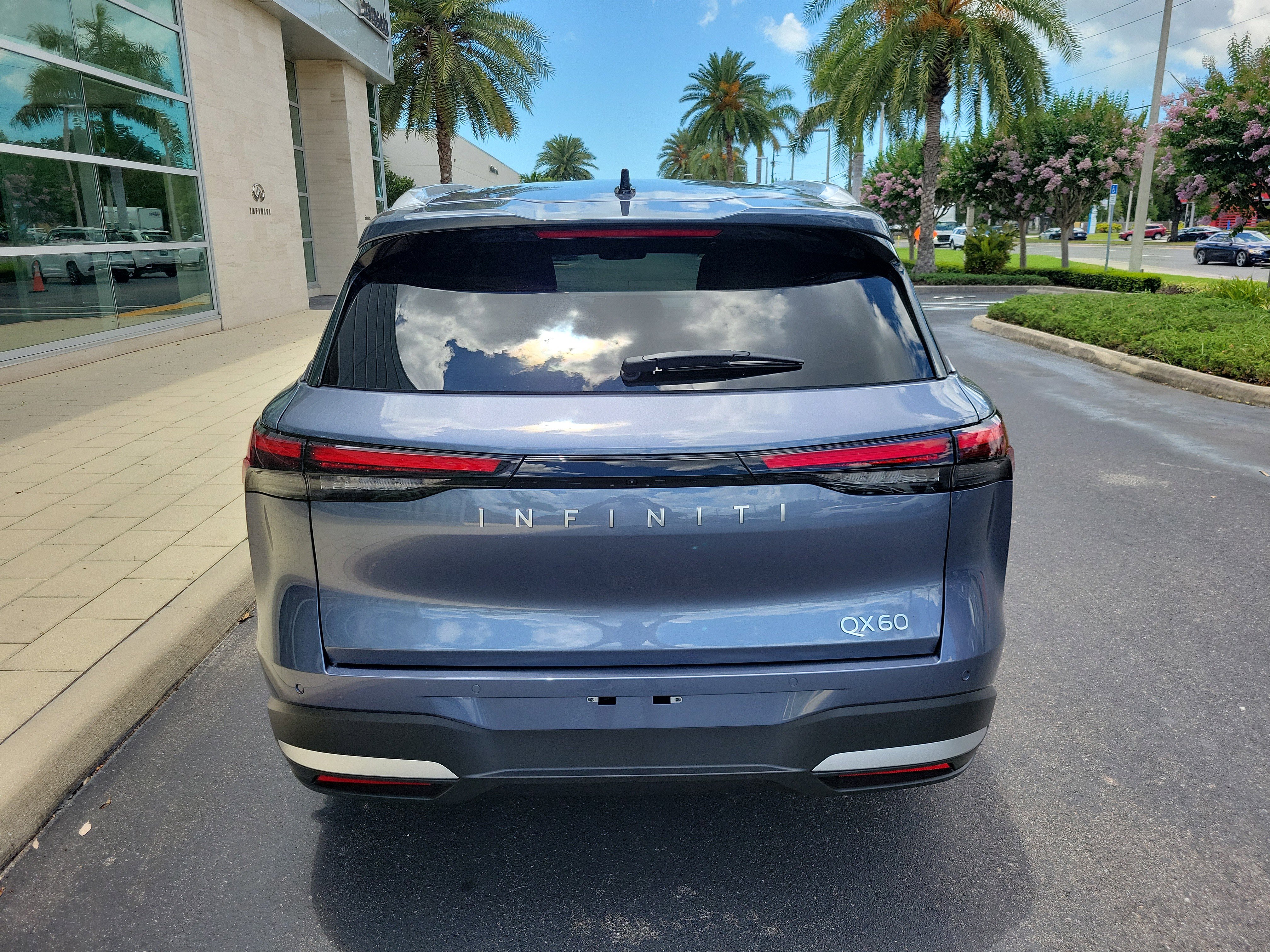 New 2027 INFINITI QX60 Luxe w/ Cargo Package FWD image 5