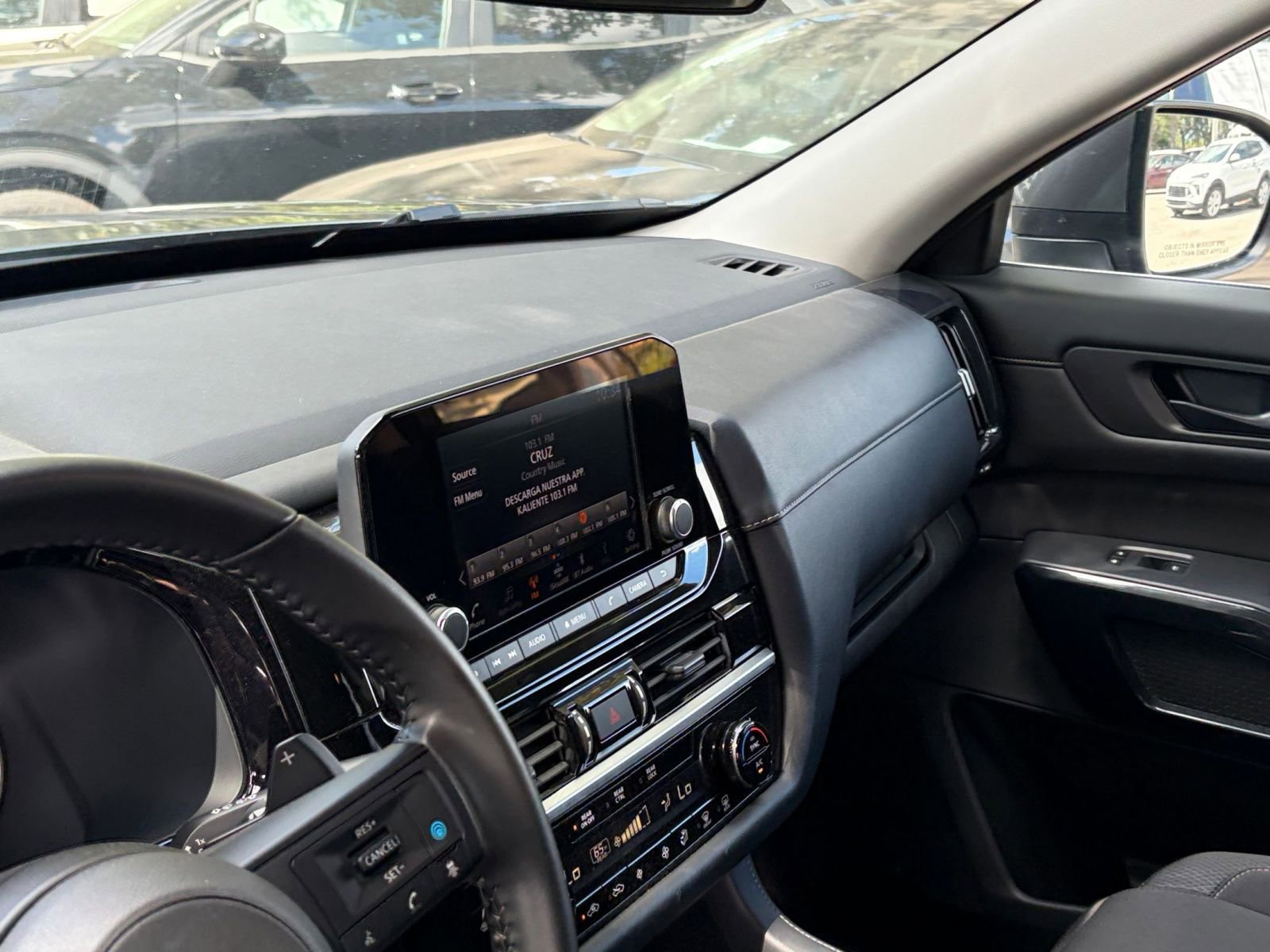 Used 2025 Nissan Pathfinder SV FWD image 38