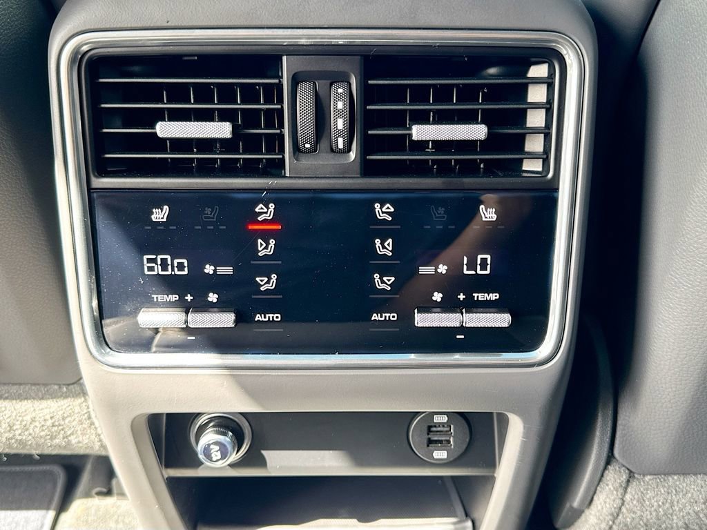 Used 2019 Porsche Cayenne Base image 28