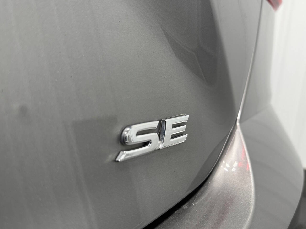 Used 2025 Toyota Camry SE image 7