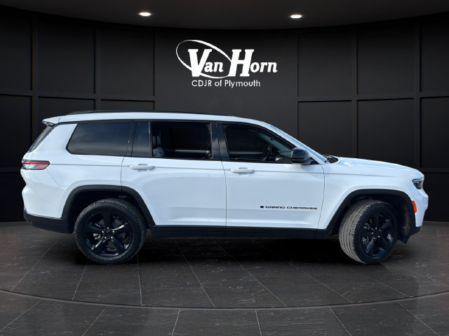 Used 2024 Jeep Grand Cherokee L Limited w/ Black Appearance Package AWD/4WD image 8
