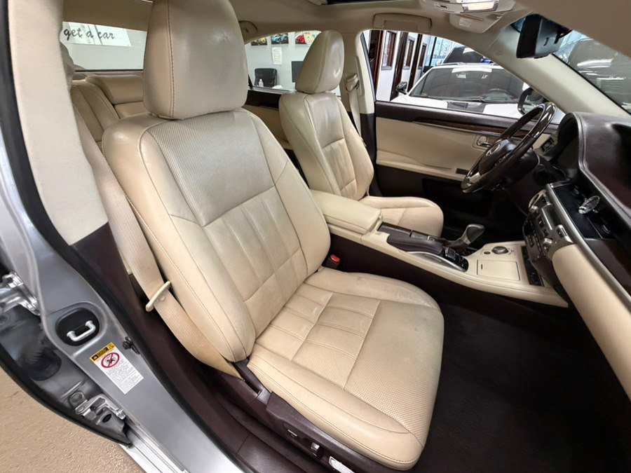 Used 2016 Lexus ES 350 w/ Luxury Package w/Wood Trim image 36