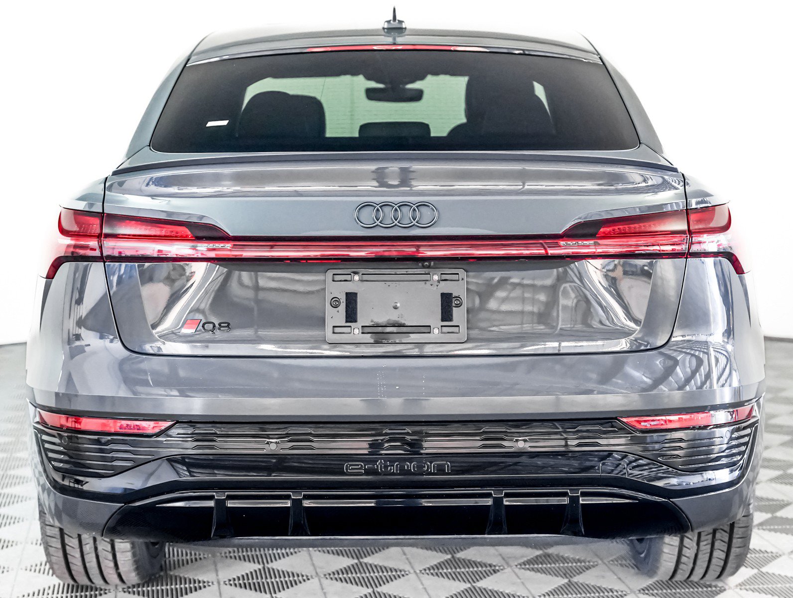 Used 2024 Audi Q8 e-tron Prestige w/ Prestige Package image 11