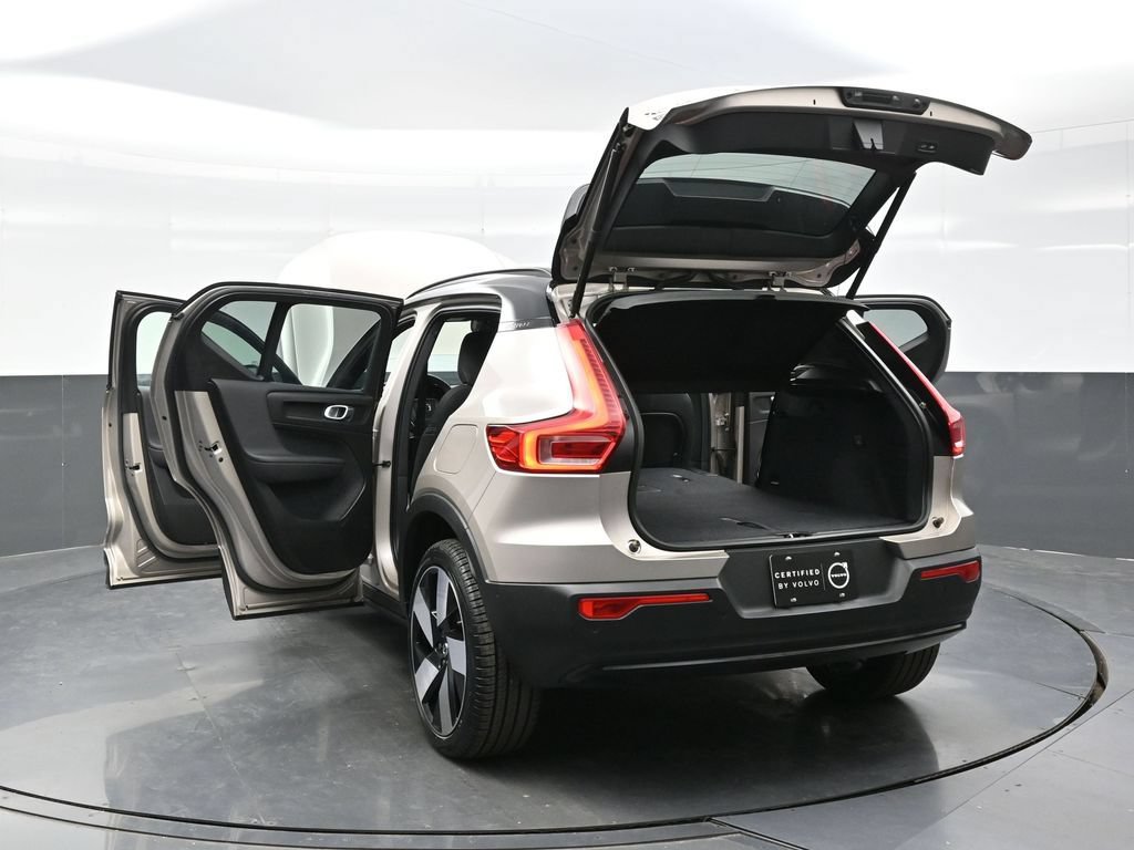 Used 2023 Volvo XC40 Recharge Plus AWD/4WD image 41
