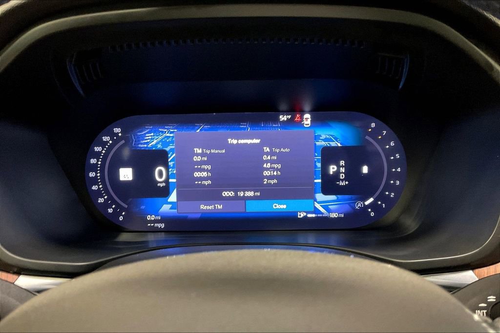 Used 2024 Volvo XC60 B5 Plus w/ Protection Package Premier image 12