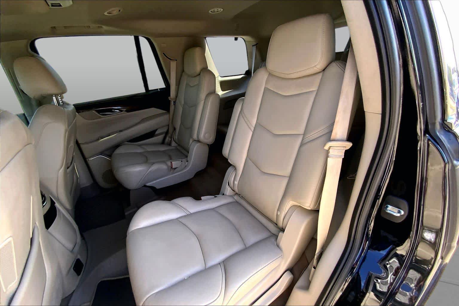 Certified 2019 Cadillac Escalade Premium Luxury RWD image 21