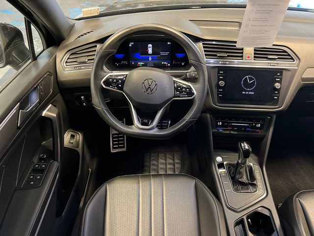 Certified 2022 Volkswagen Tiguan SE R-Line FWD image 19