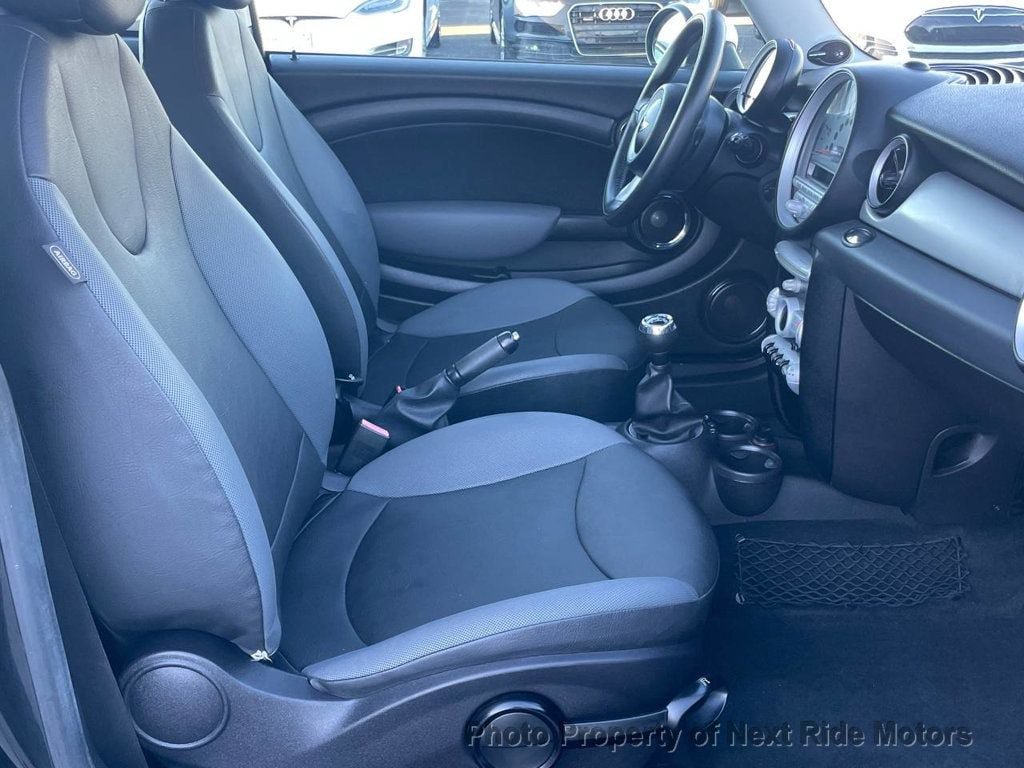 Used 2010 MINI Cooper Hardtop FWD image 10