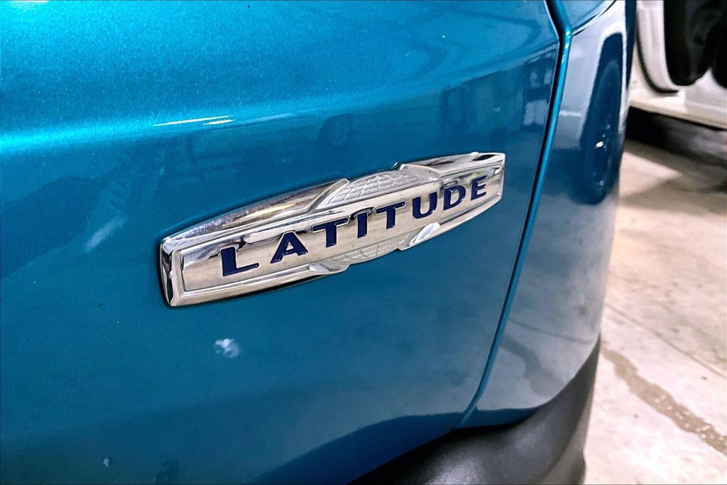Used 2020 Jeep Renegade Latitude AWD/4WD image 27