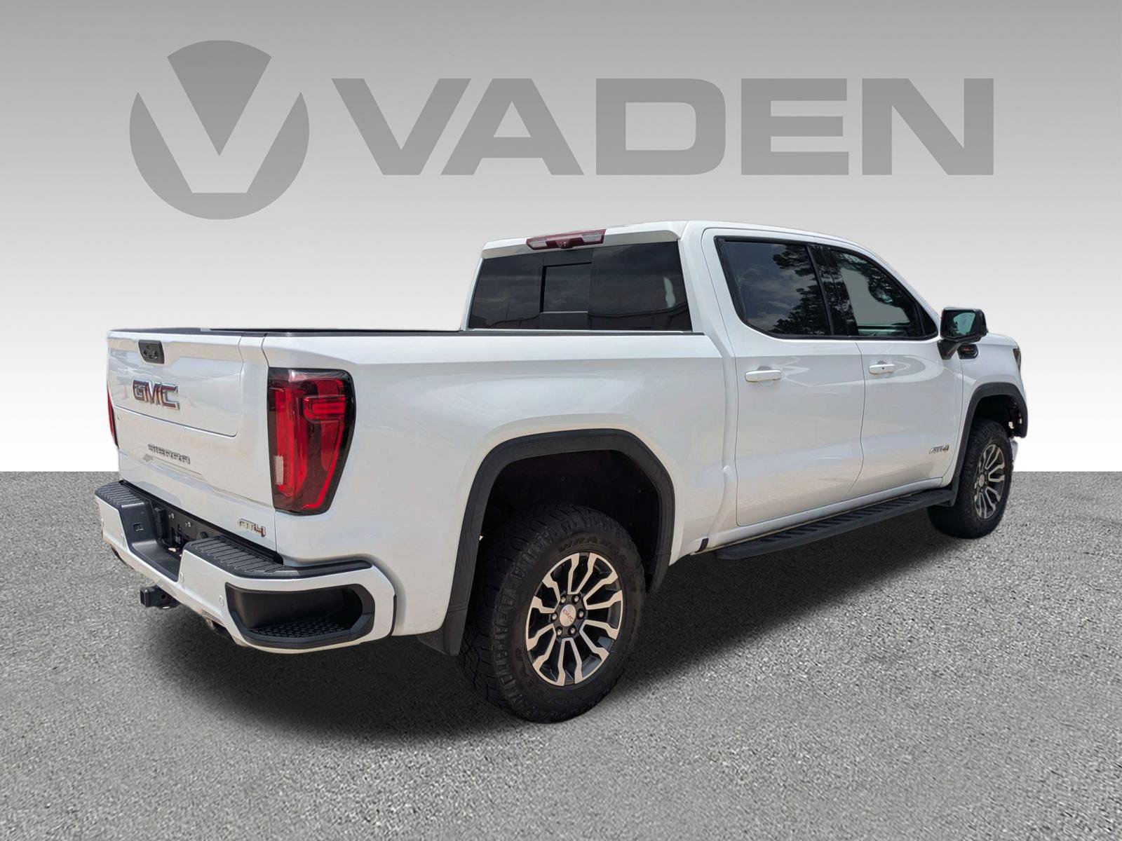 Used 2022 GMC Sierra 1500 AT4 w/ AT4 Premium Package AWD/4WD image 22