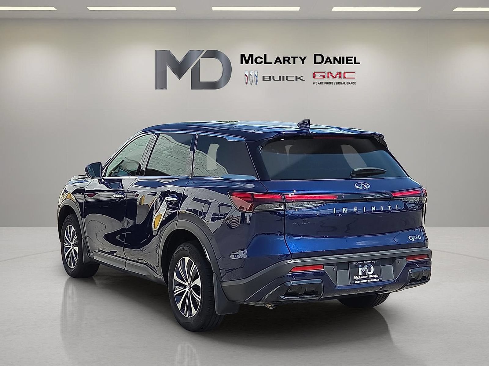 Used 2025 INFINITI QX60 Pure FWD image 4