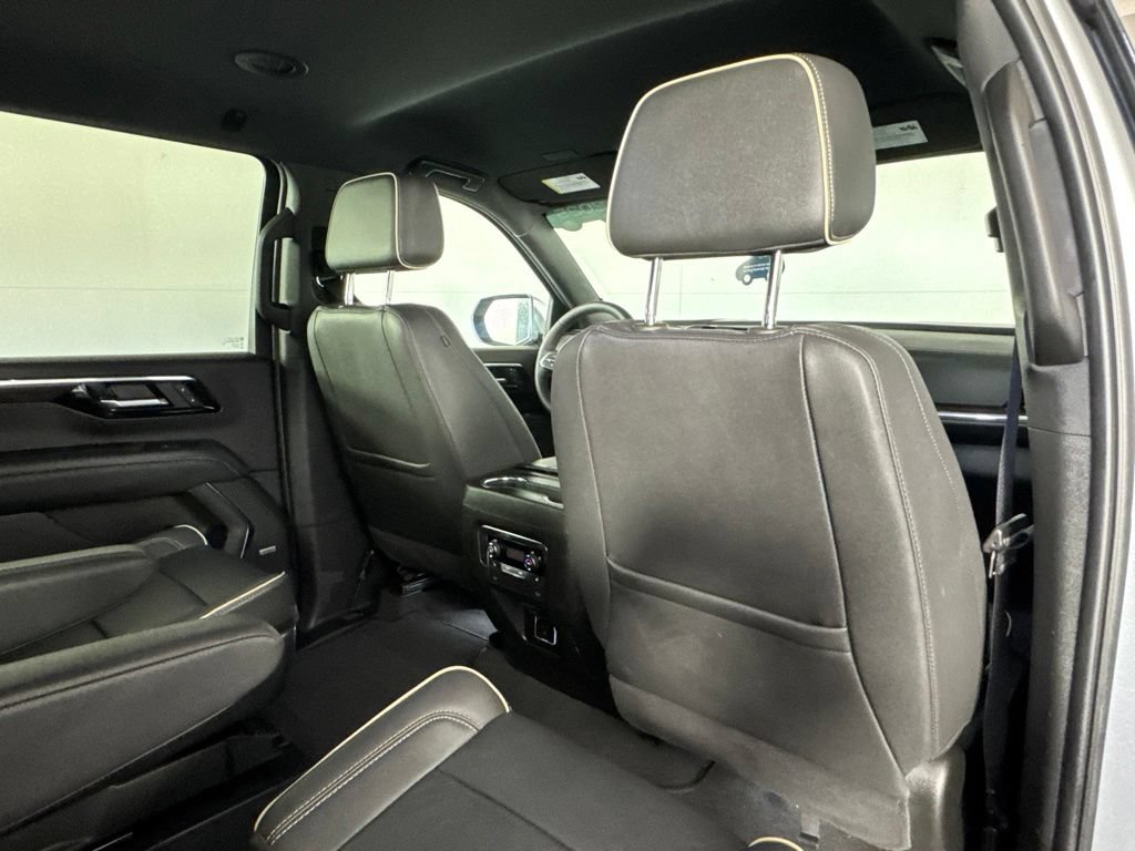 Certified 2025 Chevrolet Suburban Premier AWD/4WD image 37