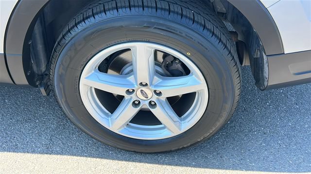 Certified 2018 Ford Explorer XLT FWD image 6