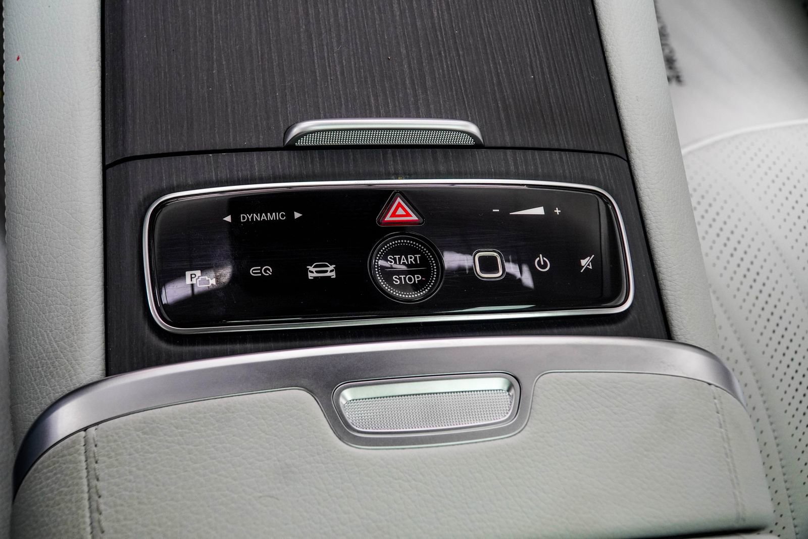Used 2025 Mercedes-Benz EQE 500 4MATIC Sedan image 21