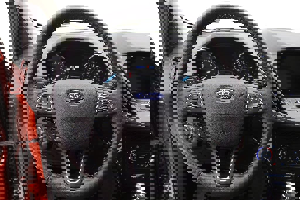 Used 2019 Ford Escape SEL AWD/4WD image 16