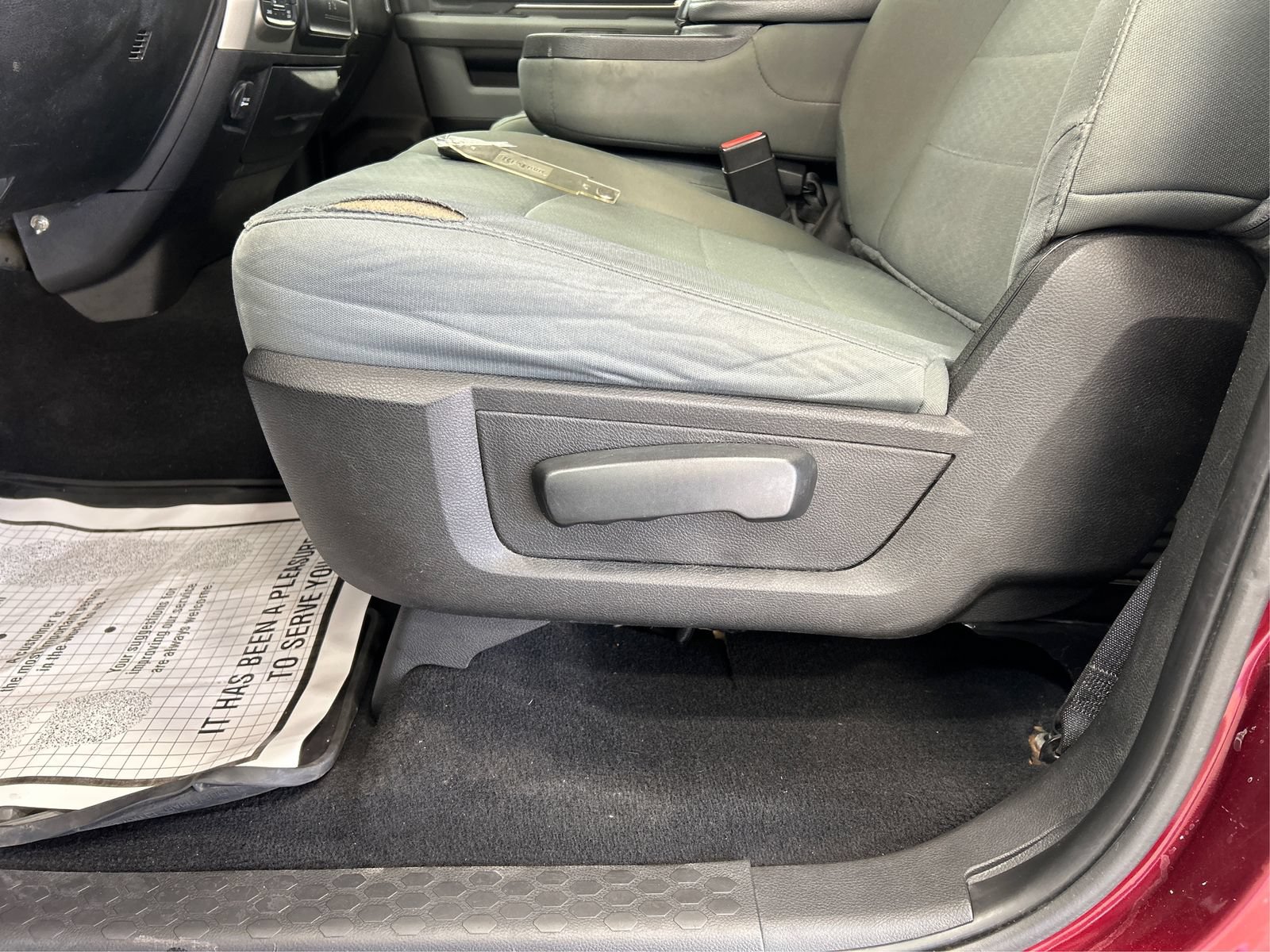 Used 2019 RAM 1500 Classic SLT w/ SLT Plus D←cor Group AWD/4WD image 18