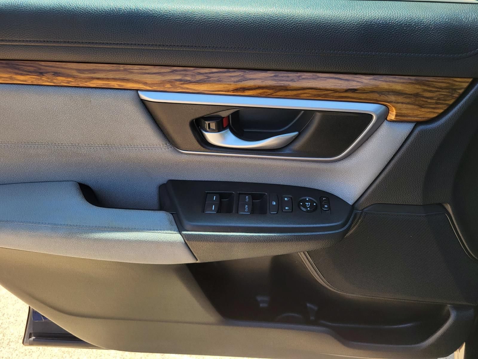 Used 2018 Honda CR-V EX image 17