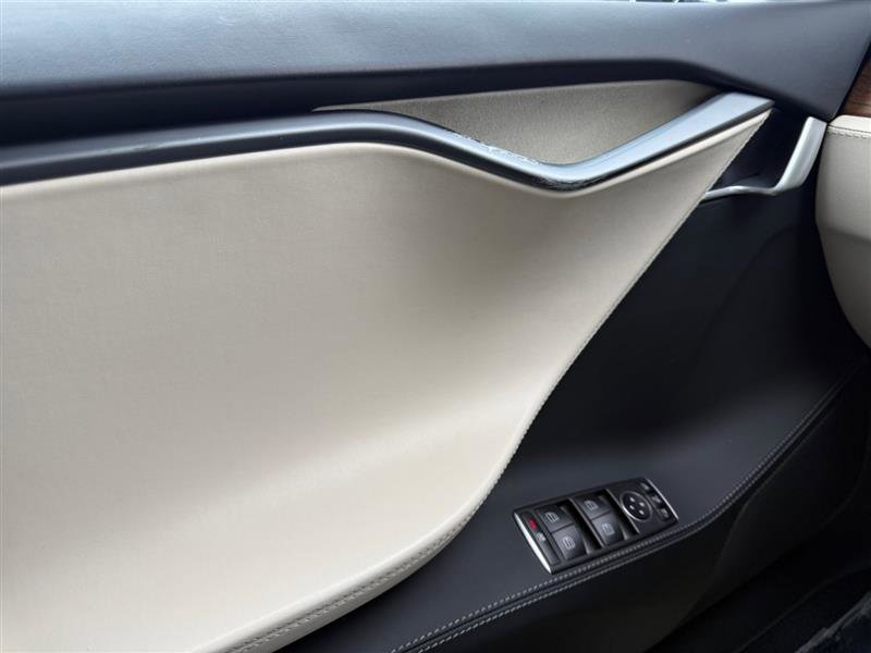 Used 2020 Tesla Model S Long Range Plus image 29