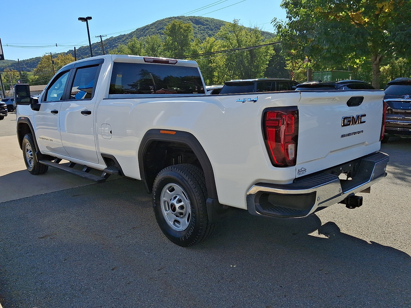 Used 2024 GMC Sierra 3500 Pro AWD/4WD image 4