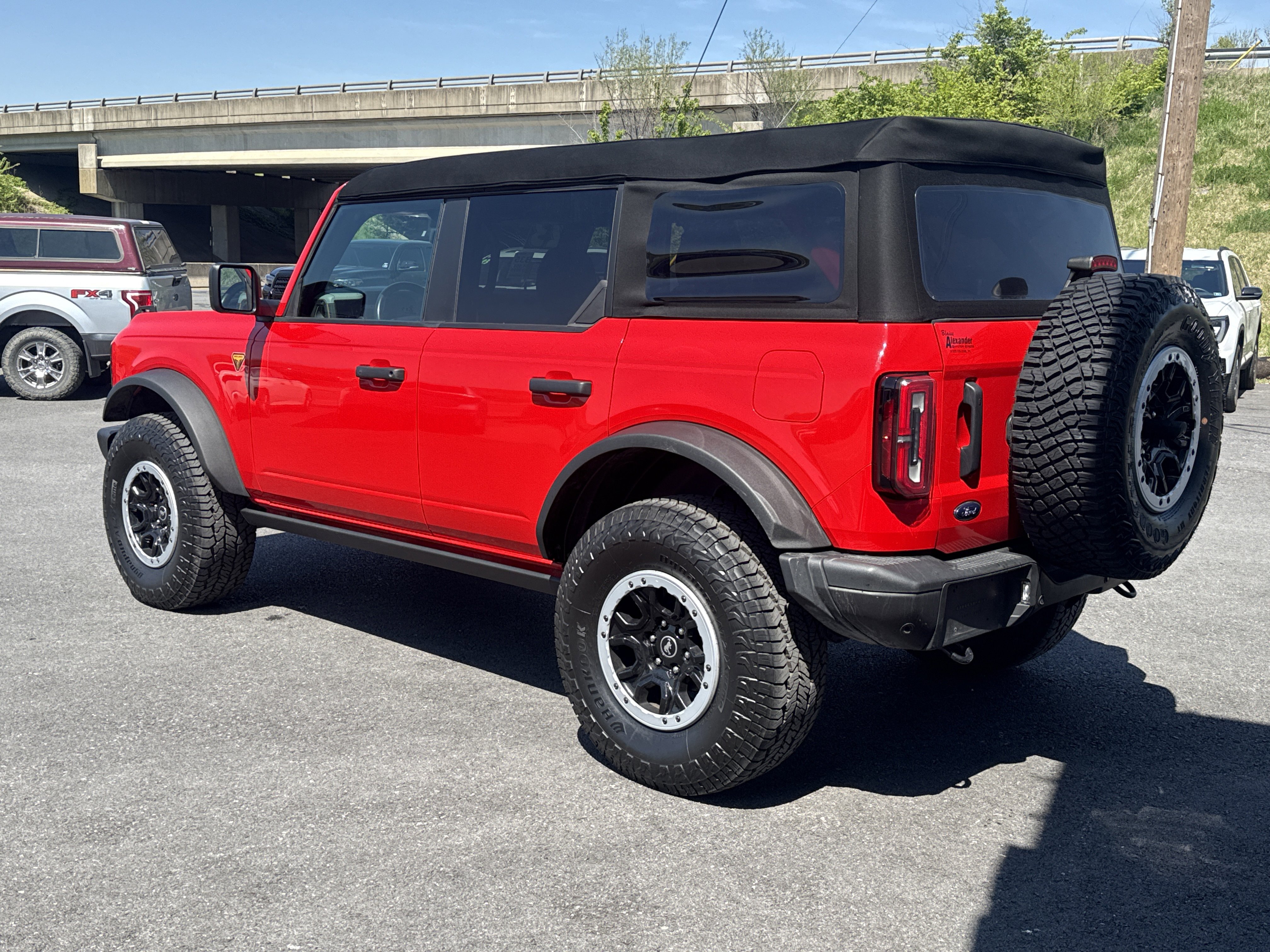 Used 2023 Ford Bronco Badlands w/ Sasquatch Package AWD/4WD image 6