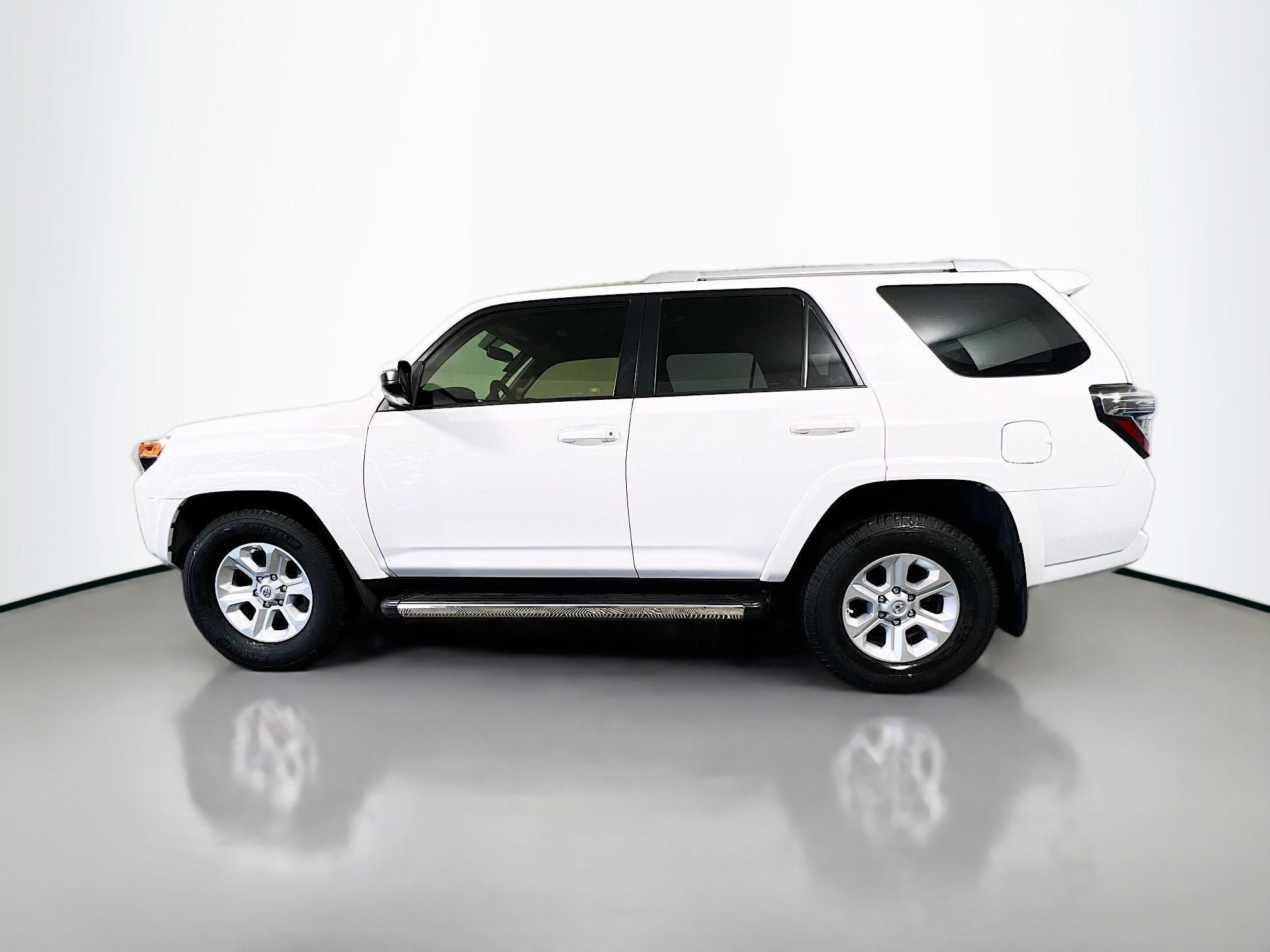 Used 2016 Toyota 4Runner SR5 image 9