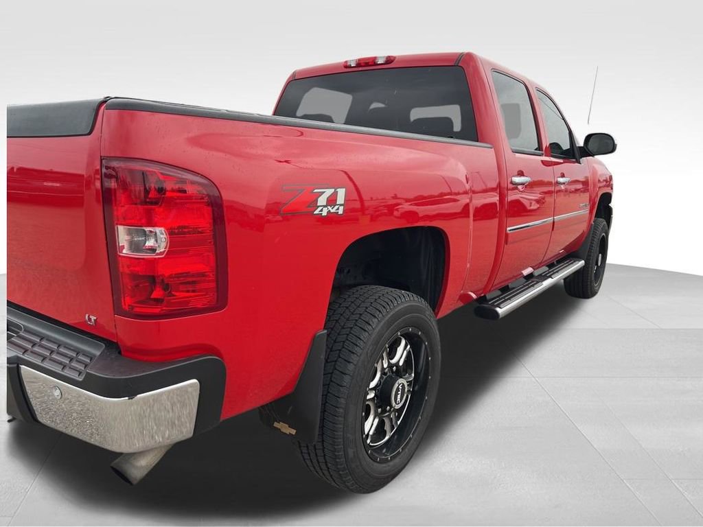 Used 2014 Chevrolet Silverado 2500 LT w/ Custom Sport Truck Package AWD/4WD image 6