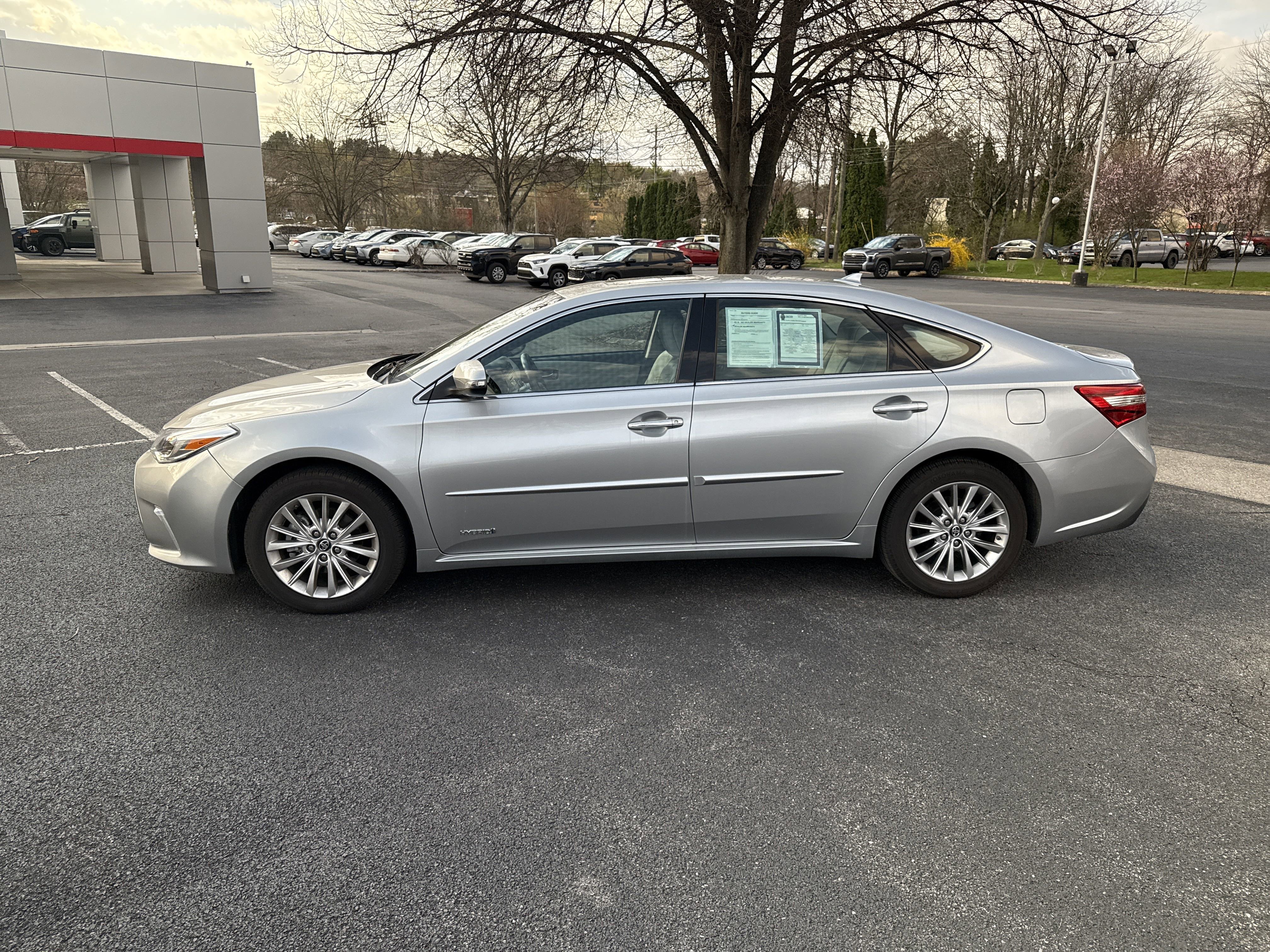 Used 2018 Toyota Avalon Limited image 6