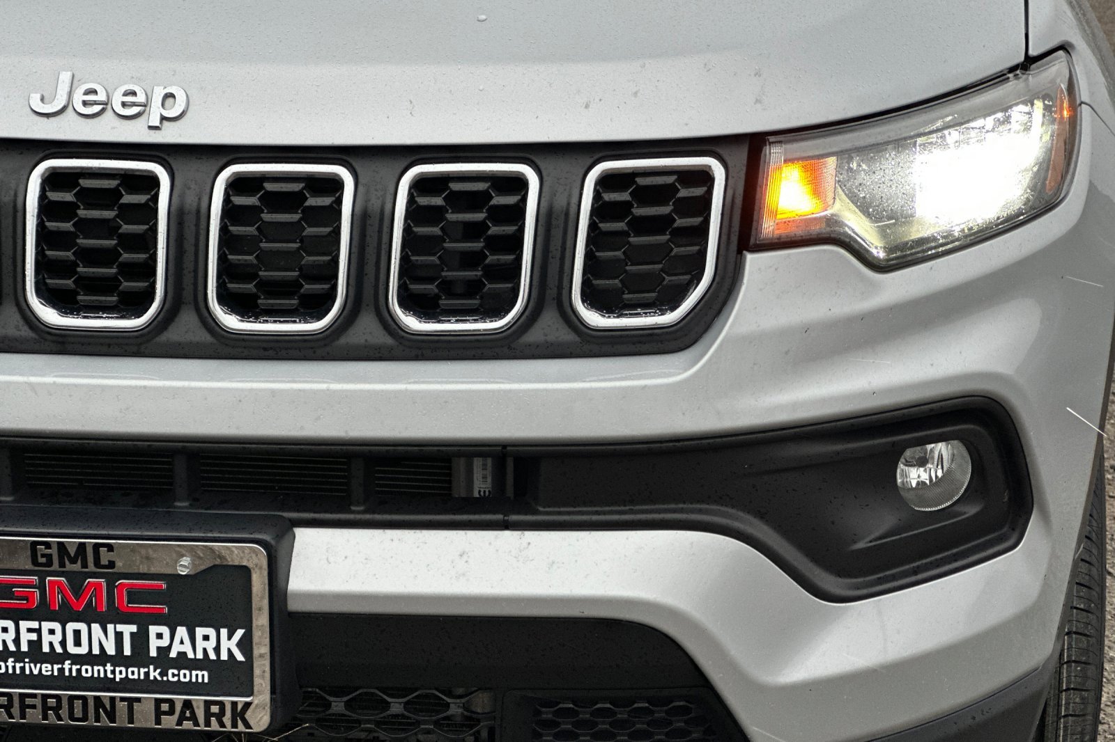 Used 2024 Jeep Compass Latitude image 48