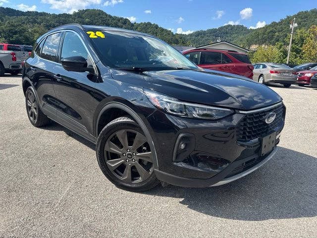 Used 2024 Ford Escape Platinum AWD/4WD image 2