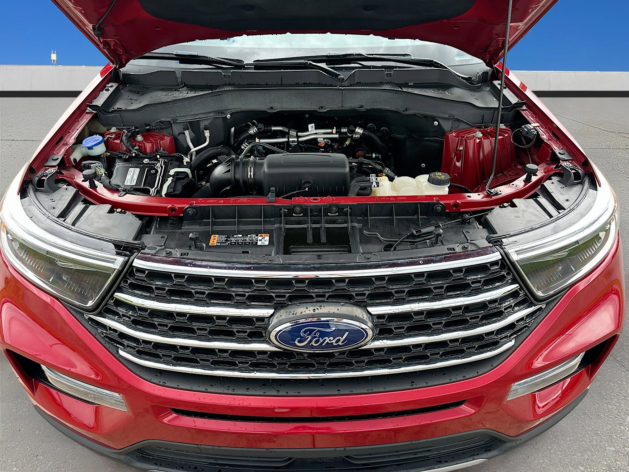 Certified 2022 Ford Explorer XLT w/ Equipment Group 202A image 30
