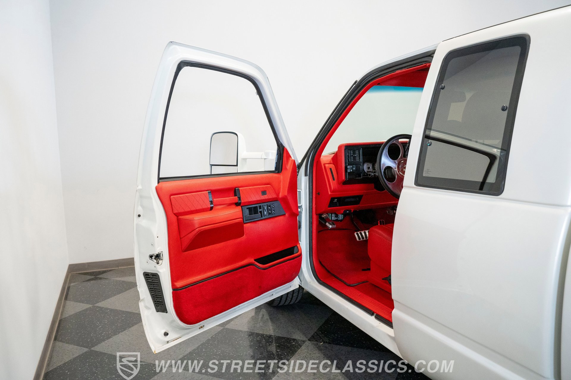 Used 1989 Chevrolet Silverado 3500 2WD Extended Cab image 36