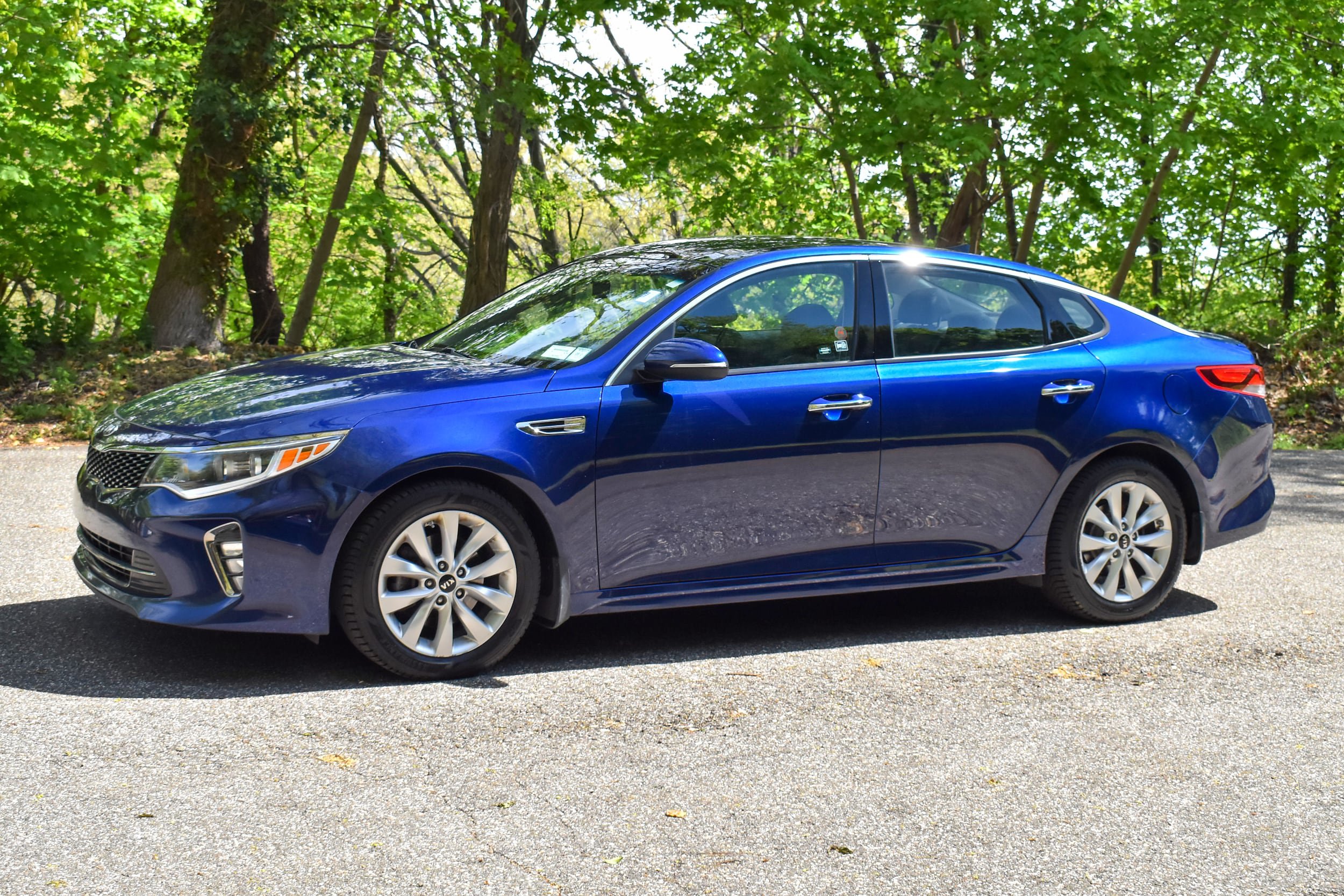 Used 2018 Kia Optima S w/ Panoramic Sunroof Package FWD image 3