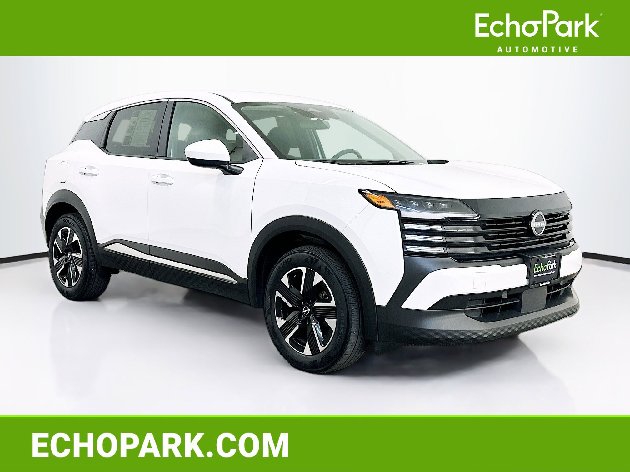 Used 2025 Nissan Kicks SV image 1