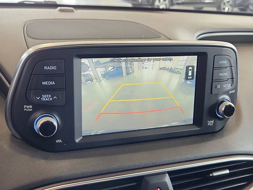 Used 2020 Hyundai Santa Fe SE image 4