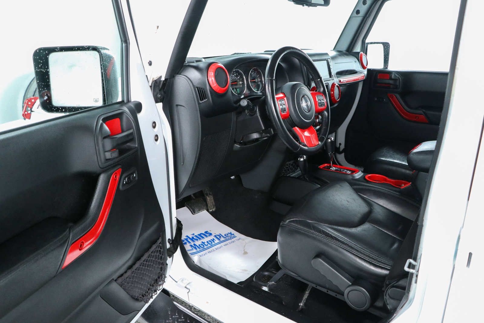 Used 2017 Jeep Wrangler Unlimited Sahara AWD/4WD image 3