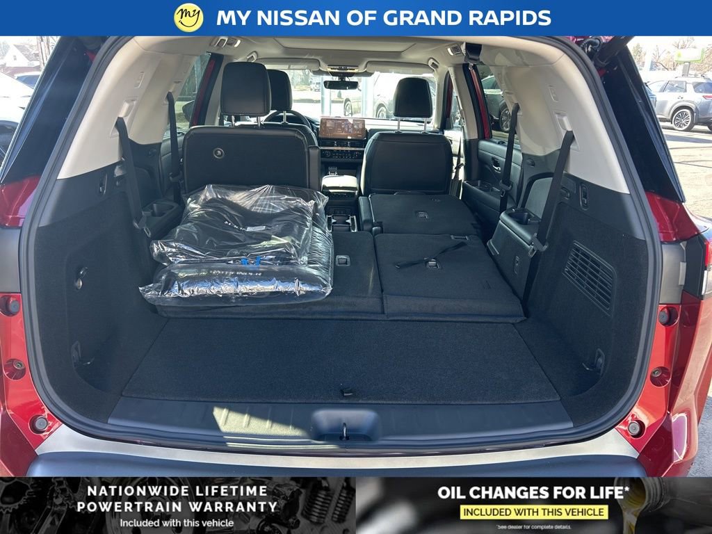 New 2026 Nissan Pathfinder SL image 24
