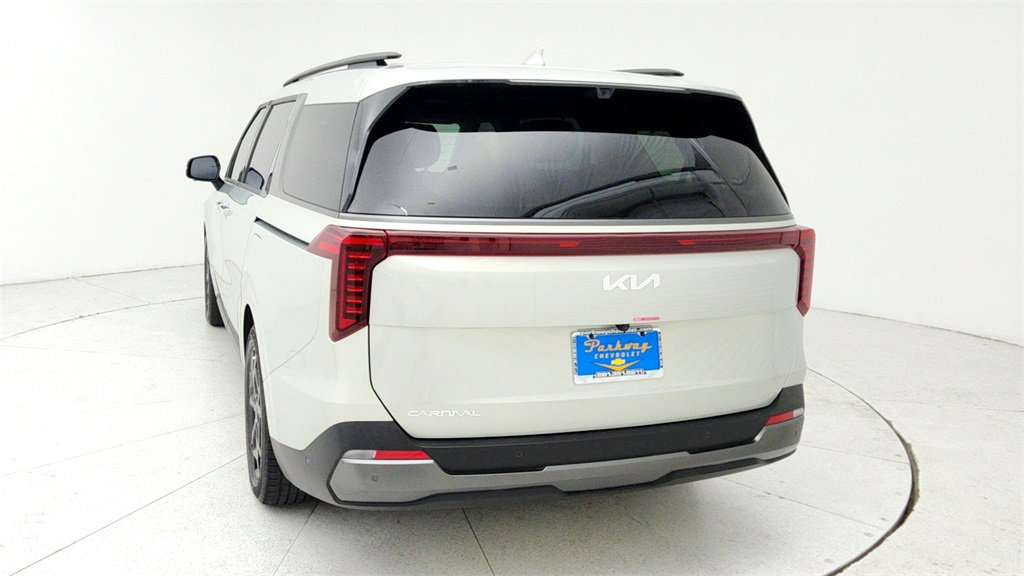 Used 2025 Kia Carnival SX Prestige image 5