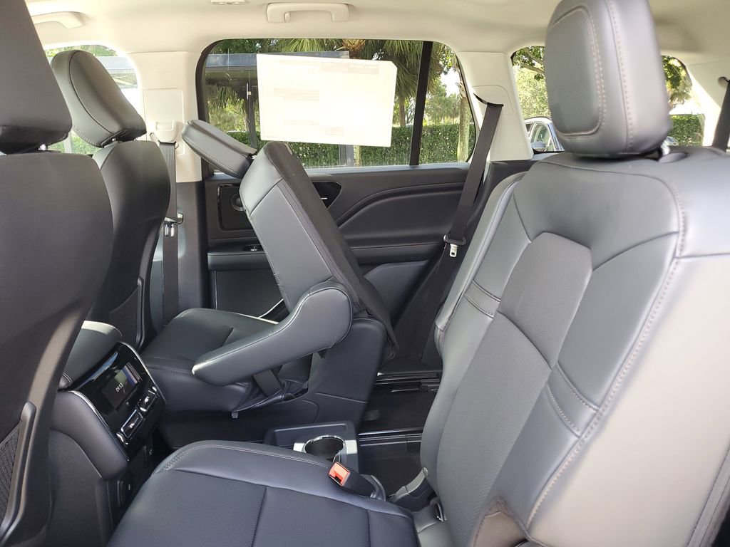 New 2025 Lincoln Aviator 2WD w/ Equipment Group 101A image 11