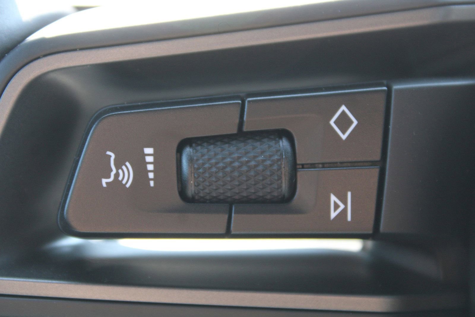 New 2025 Porsche Taycan image 24