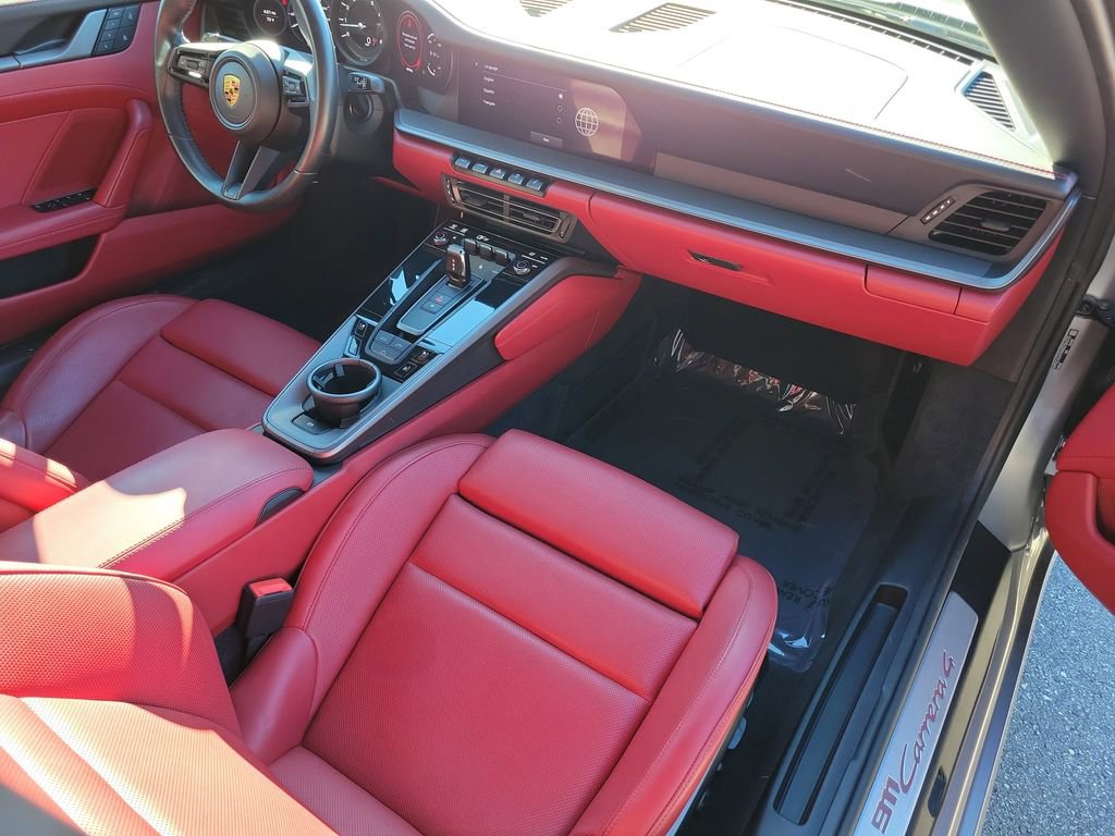 Certified 2022 Porsche 911 Carrera 4 image 18