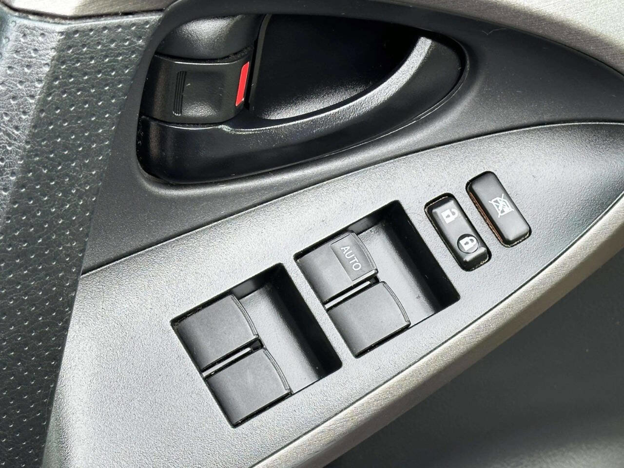 Used 2012 Toyota RAV4 4WD image 14