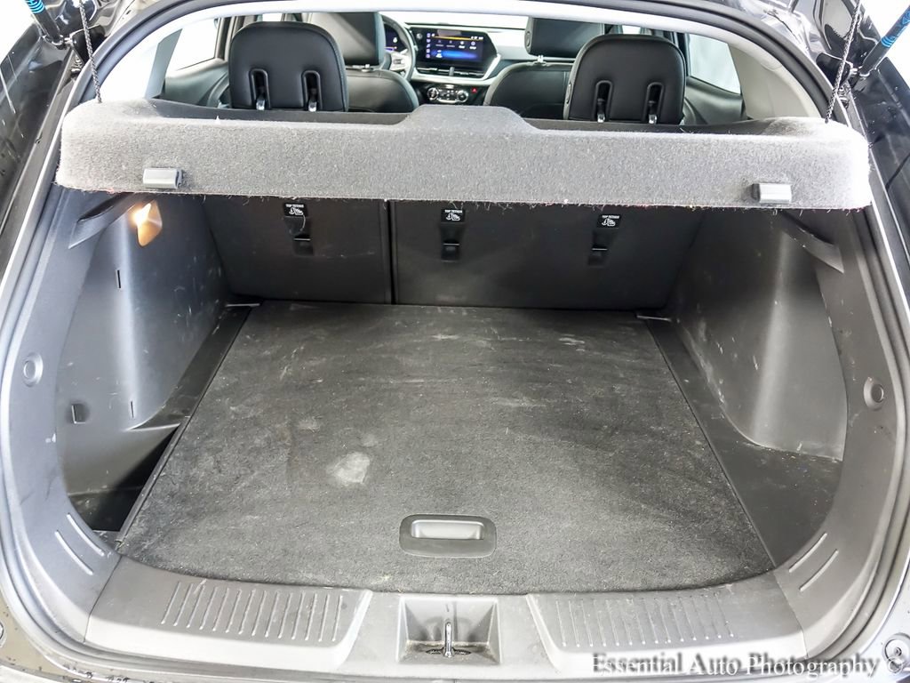 Used 2025 Chevrolet Trax LT w/ Driver Confidence Package FWD image 20