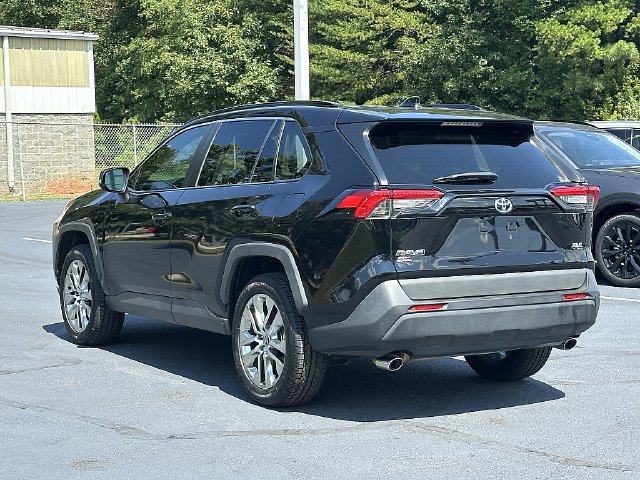 Used 2021 Toyota RAV4 XLE Premium FWD image 5