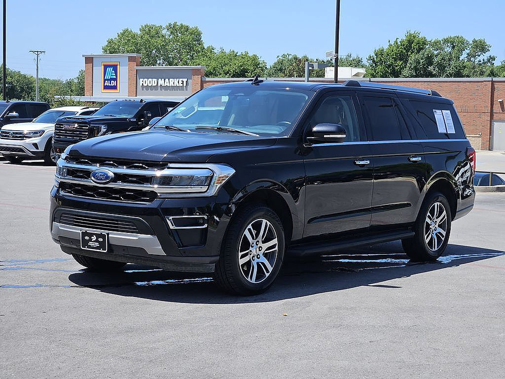 Used 2024 Ford Expedition Max Limited AWD/4WD image 2