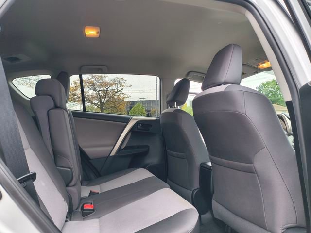 Used 2015 Toyota RAV4 LE image 23